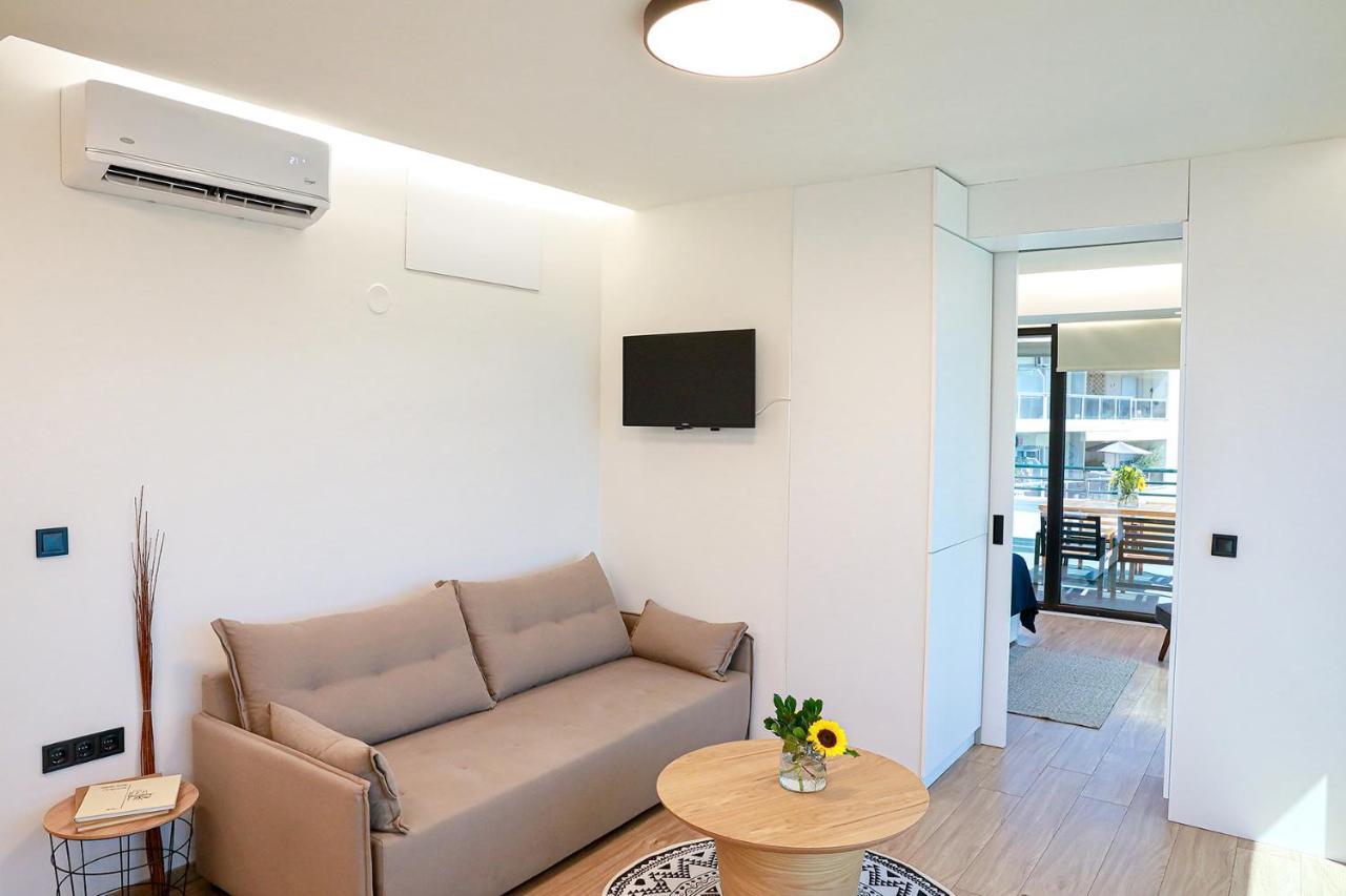 The First Key Luxury & Small In The Center Of Apartment Xanthi