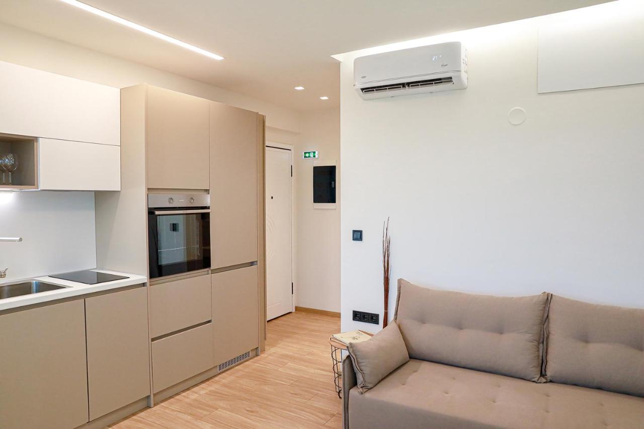 Apartment The First Key Luxury & Small In The Center Of *
