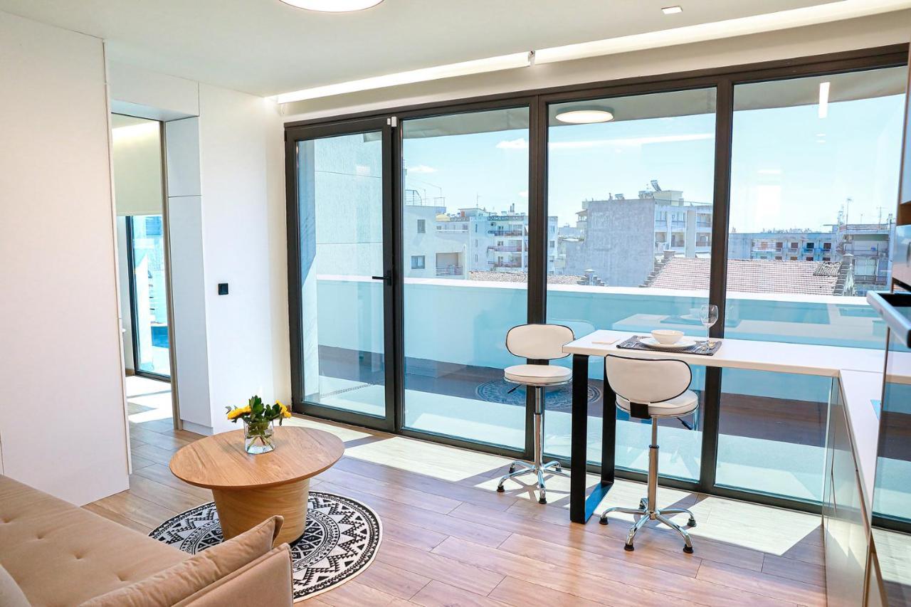 The First Key Luxury & Small In The Center Of Apartment Xanthi